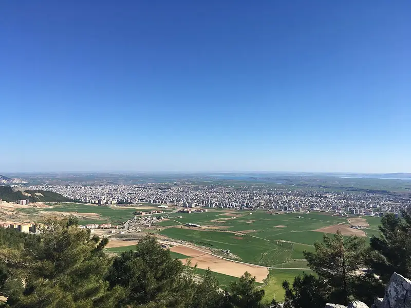 Abuzer Gaffari ve Mahmut el Ensari Türbeleri