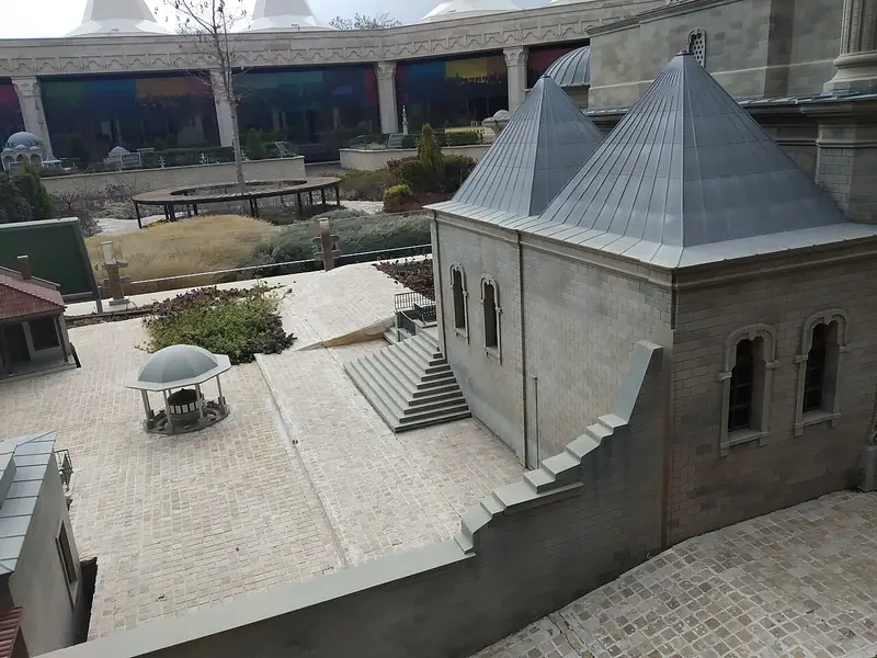 Sultan Divani Mevlevihanesi (Mevlevi Türbe Camii)