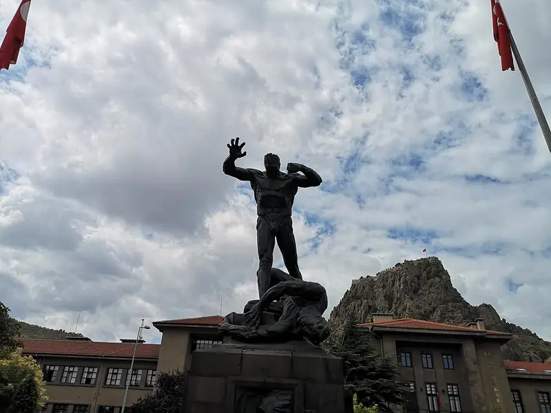 Zafer Anıtı ve Anıtpark