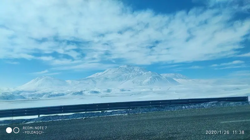 Patnos ve Süphan Dağı Manzarası