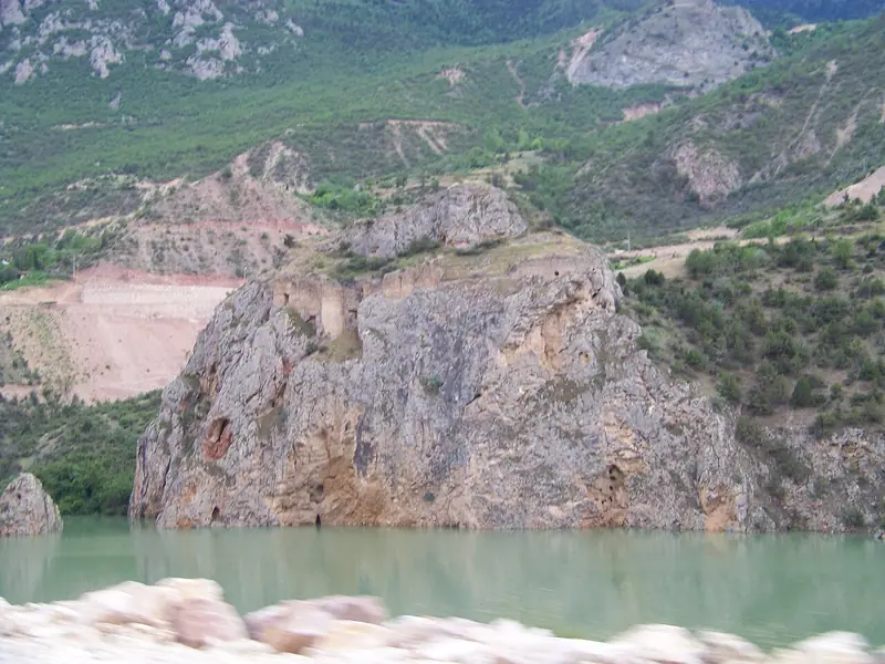 Cehennem Deresi Kanyonu ve Ferhatlı Kalesi