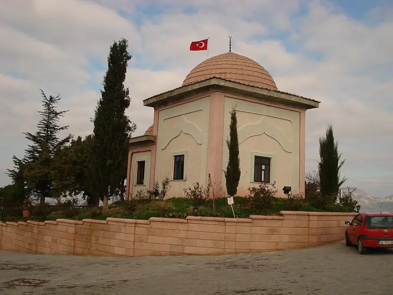 Dursun Fakı Türbesi (Küre)