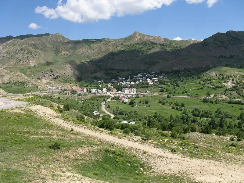 Adaklı ve Yayladere