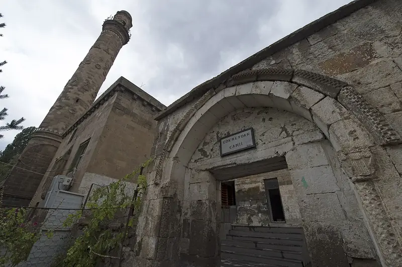 Gökmeydan Camii