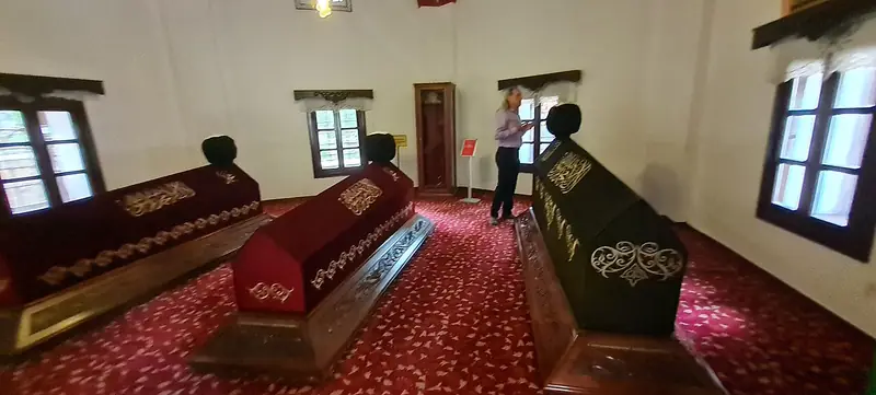Göynük: Akşemseddin Türbesi ve Gazi Süleyman Paşa Camii