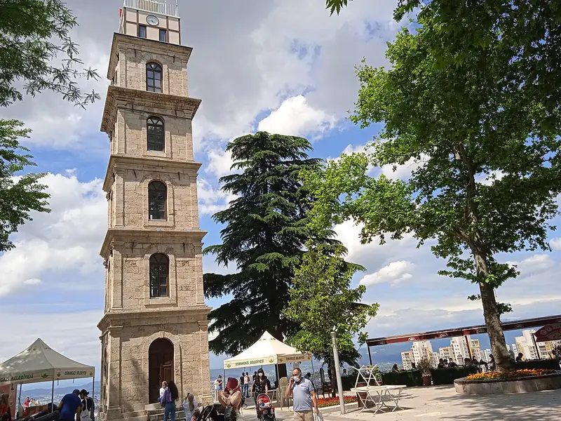 Tophane: Osman Gazi ve Orhan Gazi Türbeleri