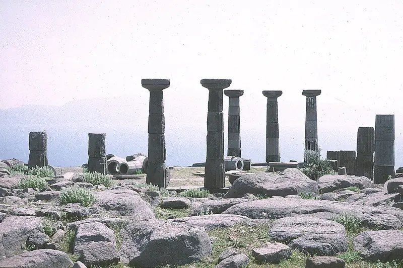 Assos (Behramkale) ve Athena Tapınağı