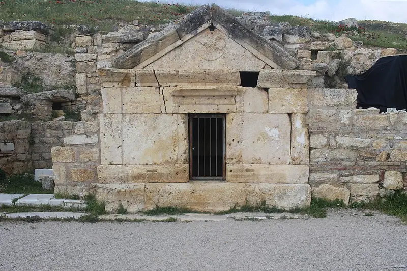 Aziz Philippus Kutsal Alanı (Martyrion)