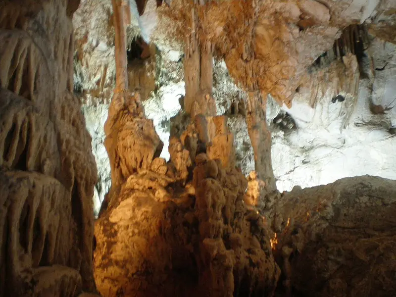 Keloğlan Mağarası (Acıpayam)