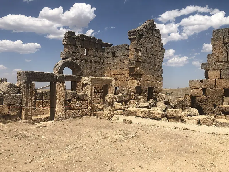 Zerzevan Kalesi ve Mithras Kutsal Alanı