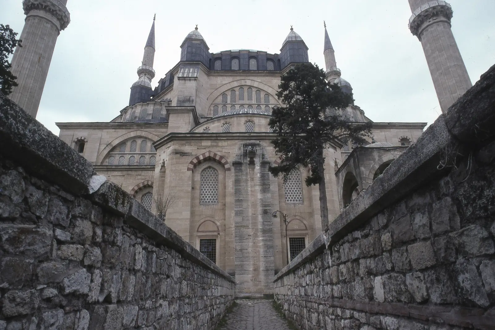Edirne Gezi Rehberi 2026: Gezilecek Yerler, Hızlı Tren, Havalimanı, Ulaşım ve Yemekler