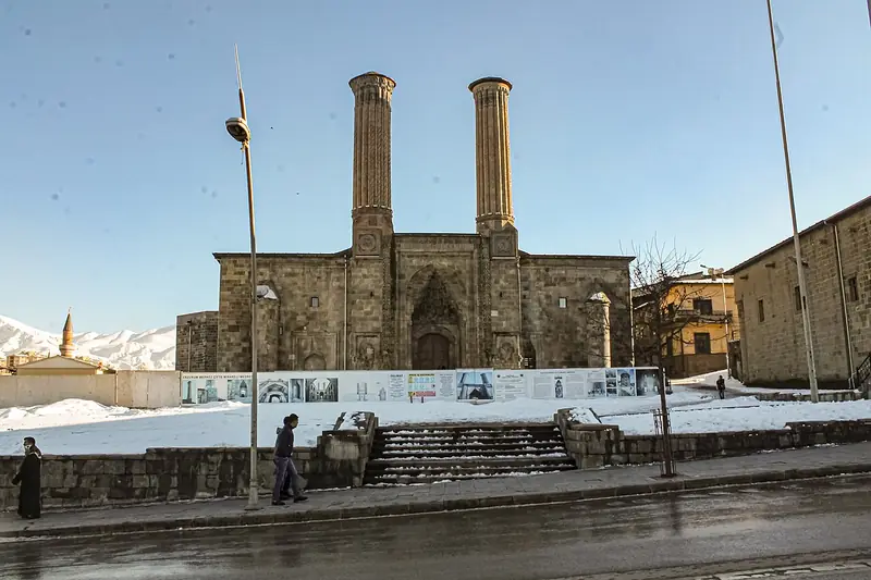 Çifte Minareli Medrese