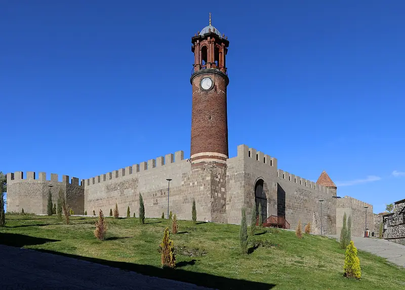 Erzurum Kalesi ve Tepsi Minare