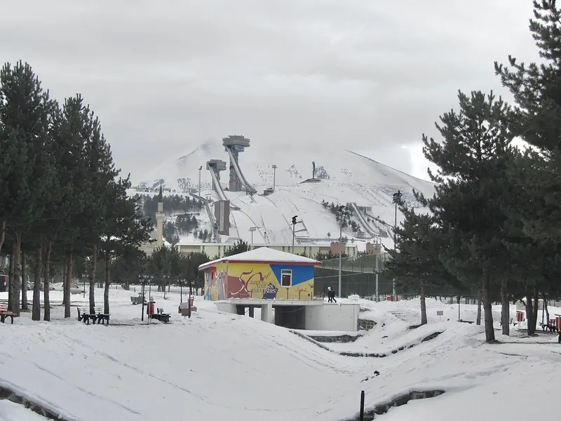 Kayakla Atlama Kuleleri (Kiremitliktepe)