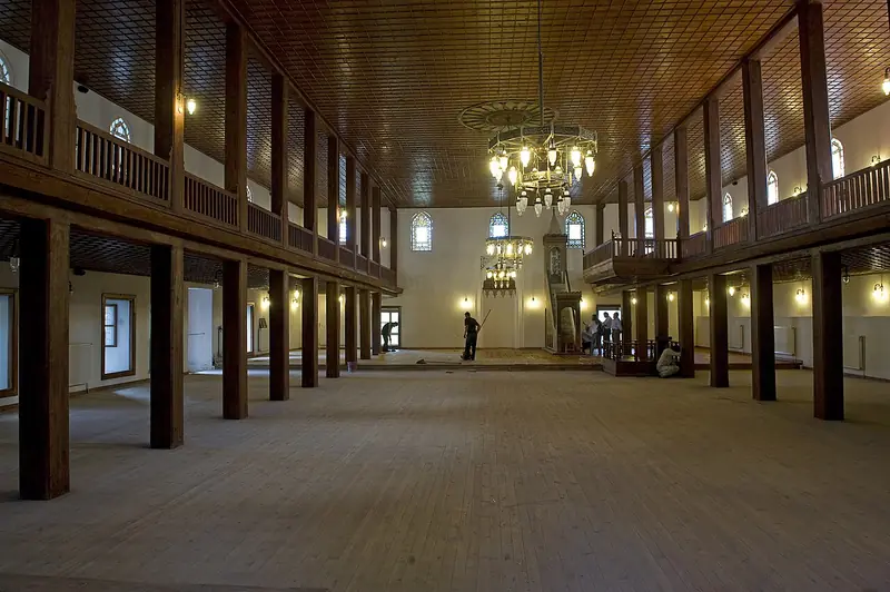 Atabey Gazi (Kırk Direkli) Camii