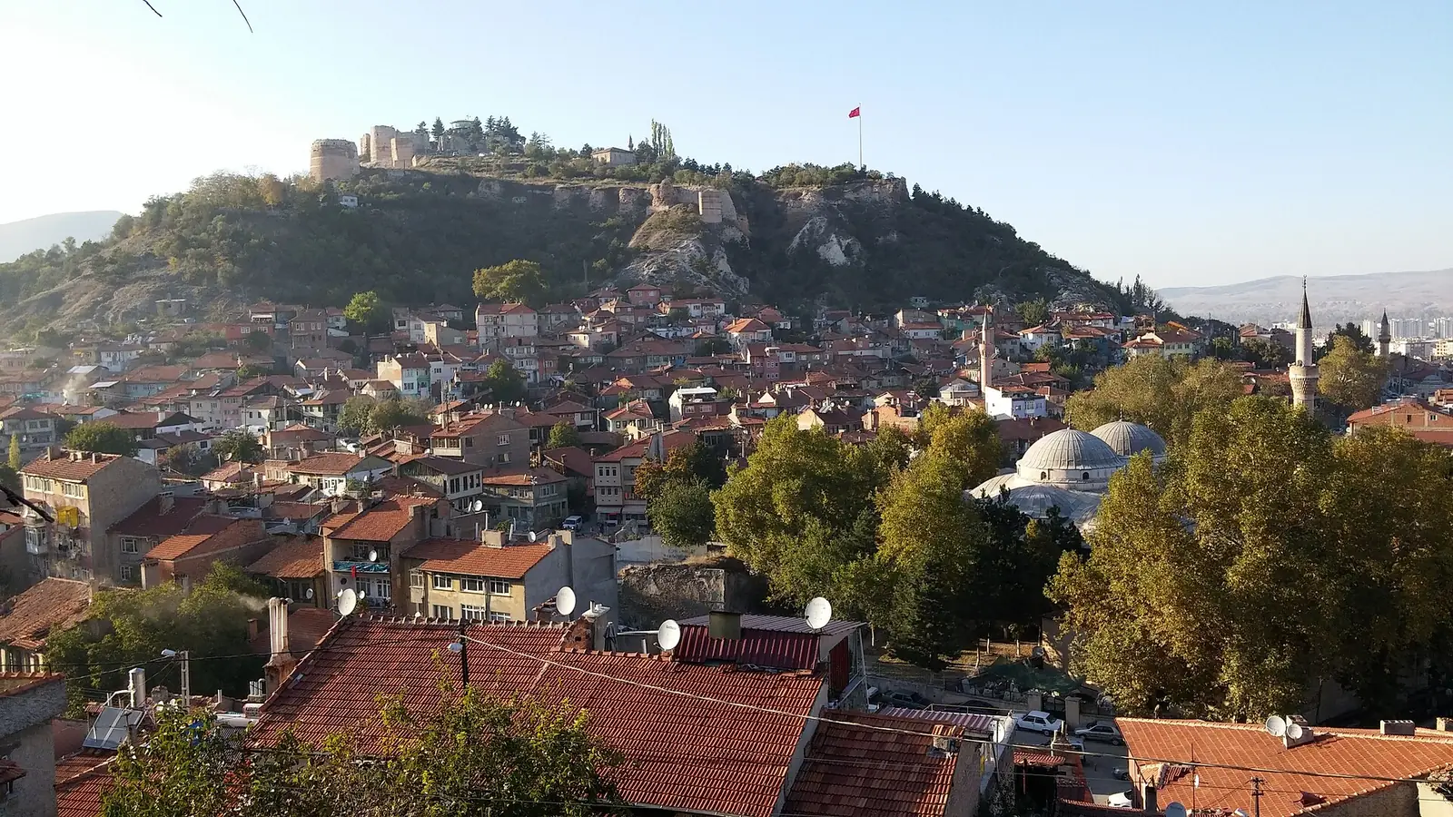 Kütahya Gezi Rehberi 2026: Gezilecek Yerler, Havalimanı, Ulaşım ve Yemekler