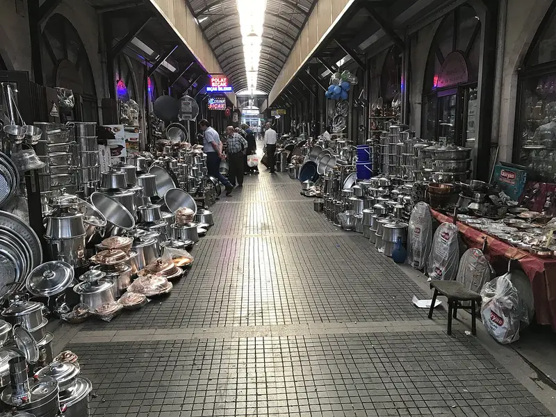 Yeni Çarşı: Bakırcılar Çarşısı ve Şire Pazarı