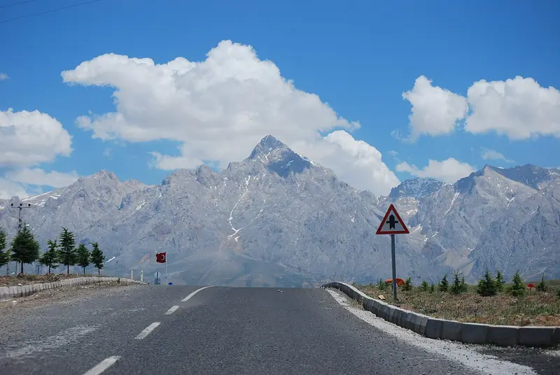 Demirkazık Dağı ve Çukurbağ