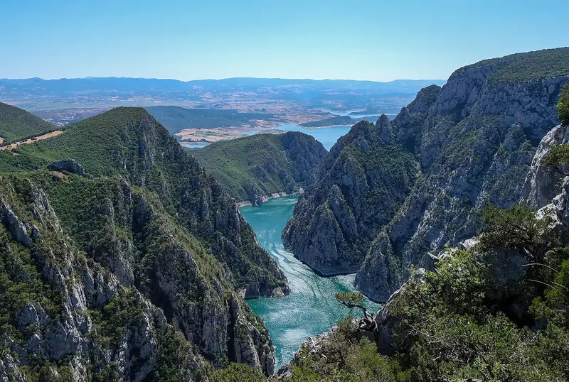Şahinkaya Kanyonu ve Vezirsuyu Tabiat Parkı