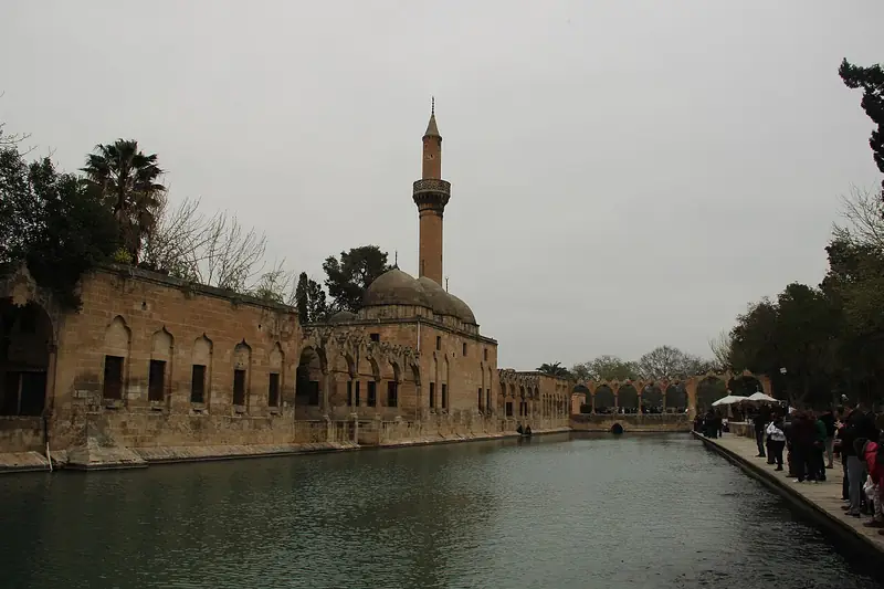 Balıklıgöl ve Halilürrahman Külliyesi