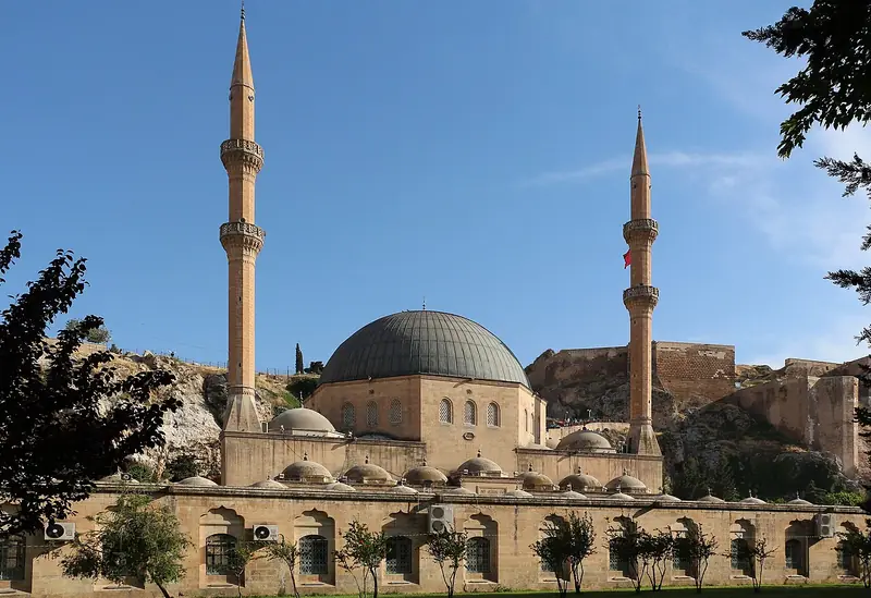 Mevlid-i Halil Camii ve Hz. İbrahim'in Doğduğu Mağara