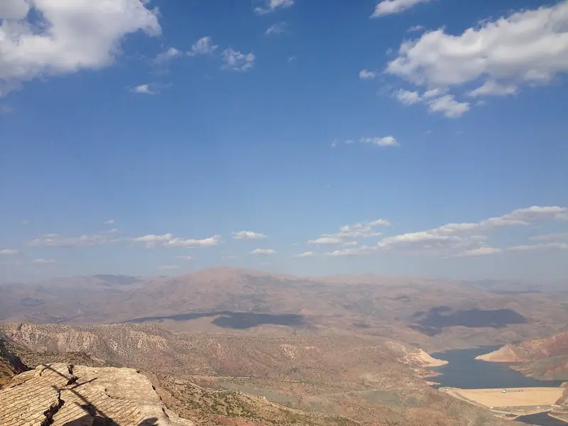 Kal'at-ül Üstad (Işık Duvarı)