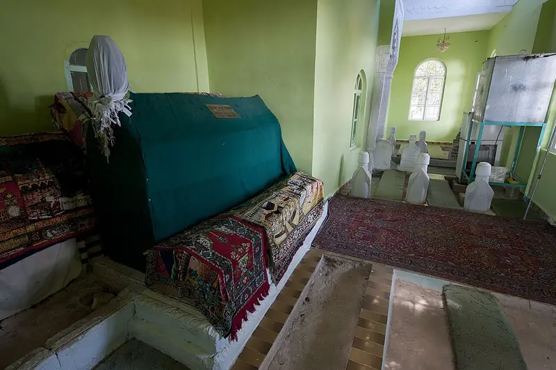 Kubbe-i Hasiye ve Zemzem-ül Hassa Hatun Camii