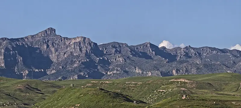 Cudi Dağı ve Sefine (Nuh Ziyaret Tepesi)