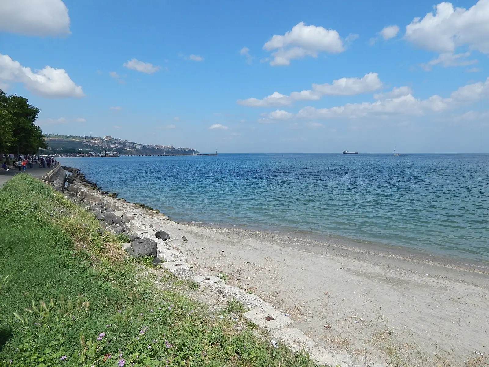 Tekirdağ Gezi Rehberi 2026: Gezilecek Yerler, Havalimanı, Ulaşım ve Yemekler