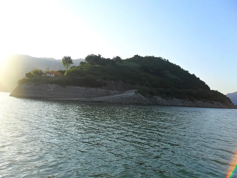 Almus Baraj Gölü