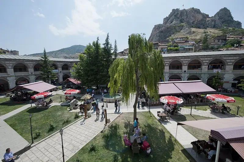 Taşhan (Voyvoda Hanı) ve Pervane Hamamı