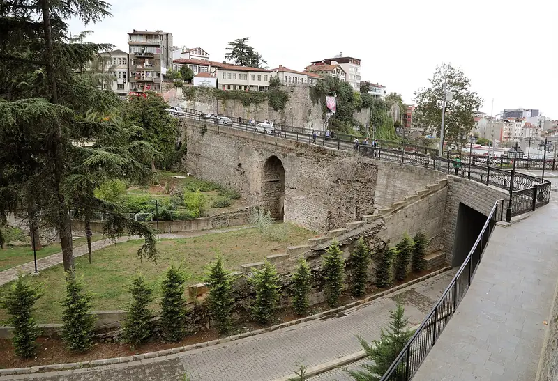 Trabzon Kalesi, Ortahisar ve Zağnos Vadisi