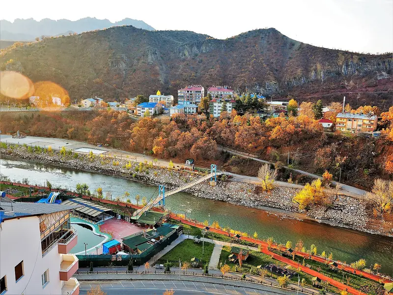 Tunceli Şehir Merkezi ve Munzur Kıyısı