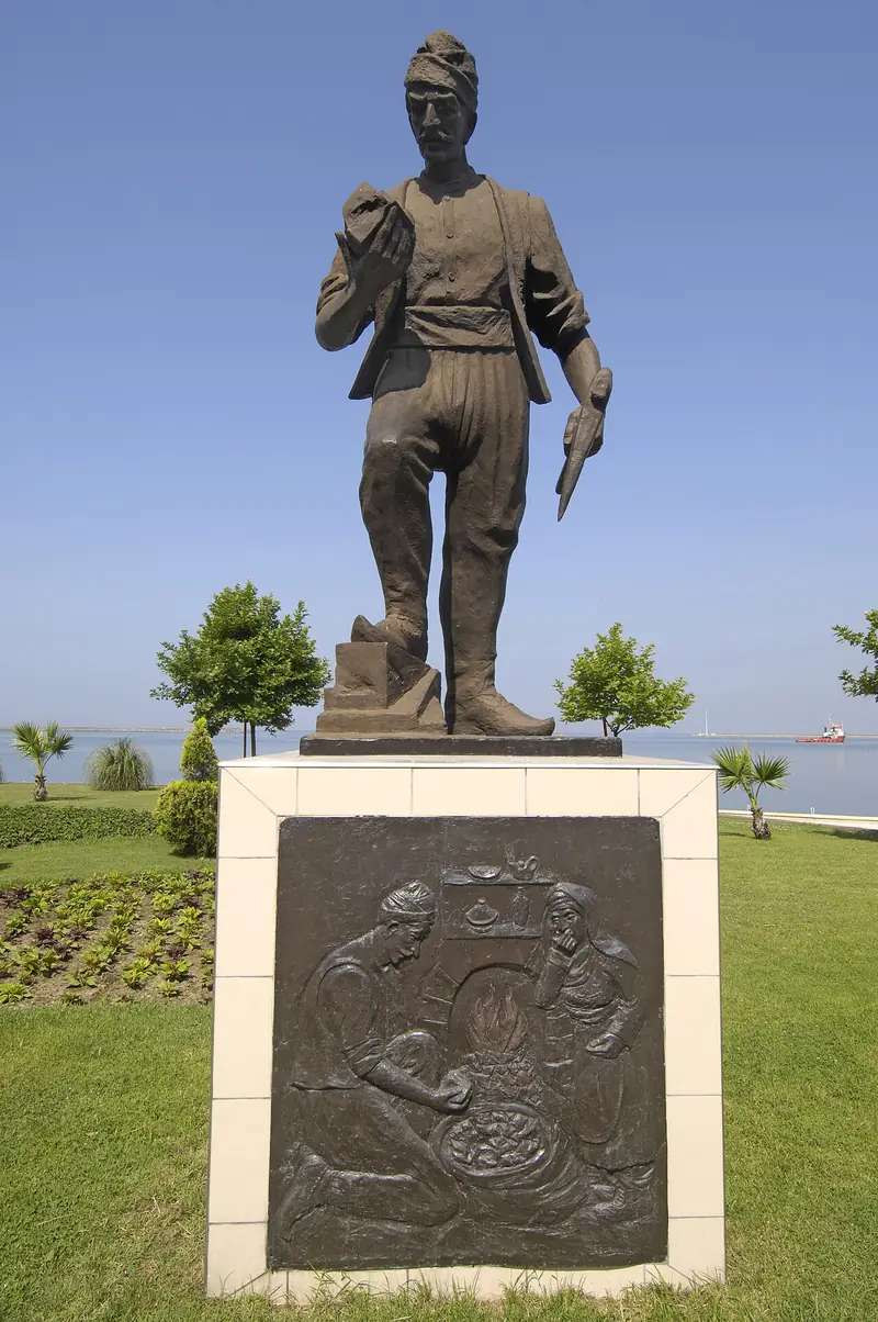Uzun Mehmet Anıtı